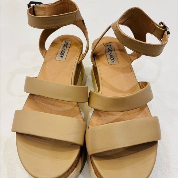 Steve Madden Shoes - Steve Madden Beige Strappy Sandals size 9.5